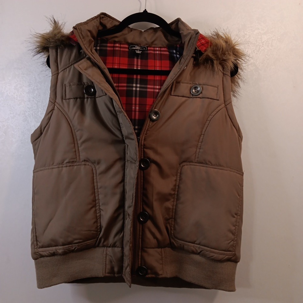 Lisa International Women's Puffer Vest‎ Sz L Faux Fur Trim On Removeable Hood...